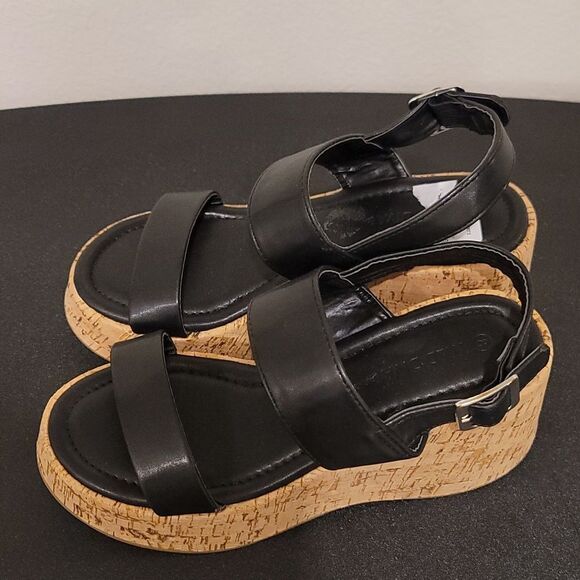 BRAND NEW WILD DIVA LOUNGS DOUBLE STRAP WEDGE SANDAL - Picture 8 of 16
